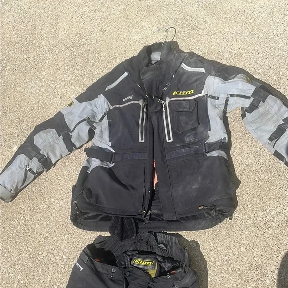 Klim Black and Gray Motorcycle Jacket with Red Padding XL - Picture 2 of 3